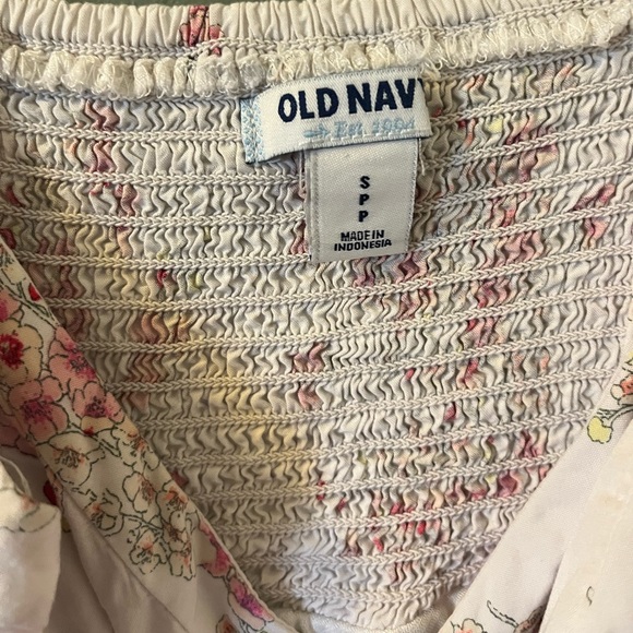 🌟 Old Navy Pink & White Delicate Floral Dress Size Petite Small - Picture 3 of 3